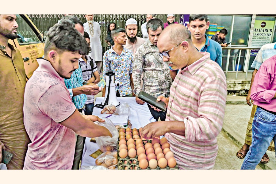 Farmers begin egg sales in Dhaka to stabilise prices The Financial Express
